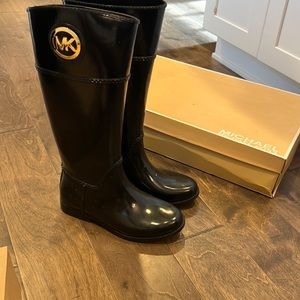 Michael Kors women knee high rain boots. Size 7